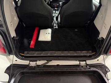 Car image 27