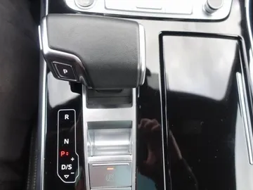 Car image 27