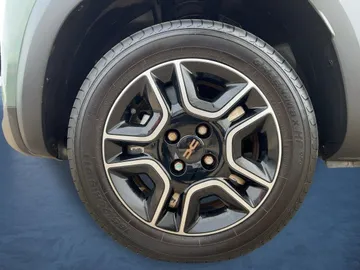 Car image 21