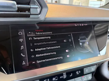 Car image 32