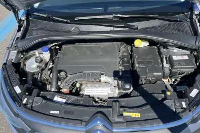 Car image 30