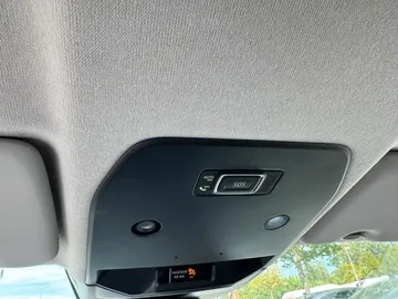 Car image 33