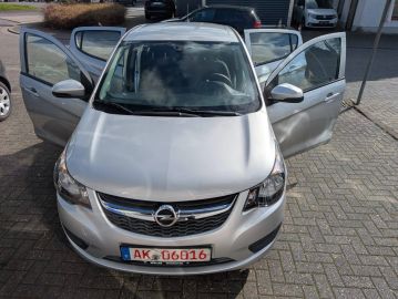 Car image 3