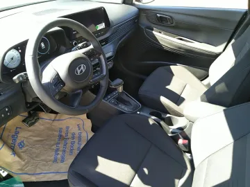 Car image 16