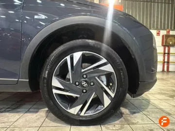 Car image 28