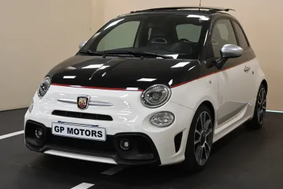 Car image 3