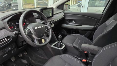 Car image 10