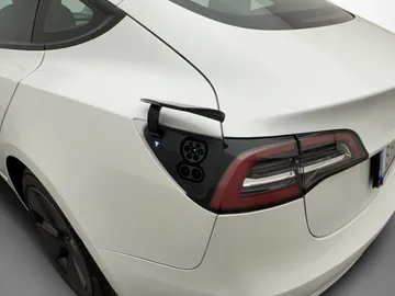 Car image 34