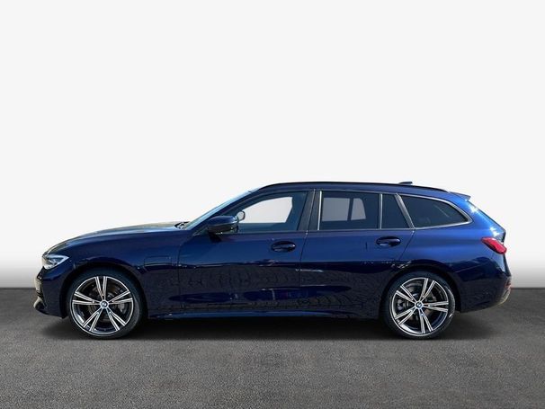 BMW 330 e Touring Advantage xDrive 215 kW image number 4