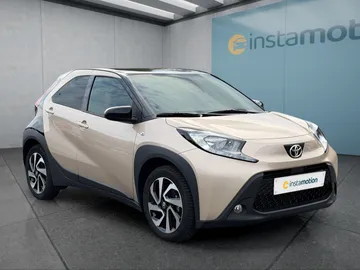 Car image 2