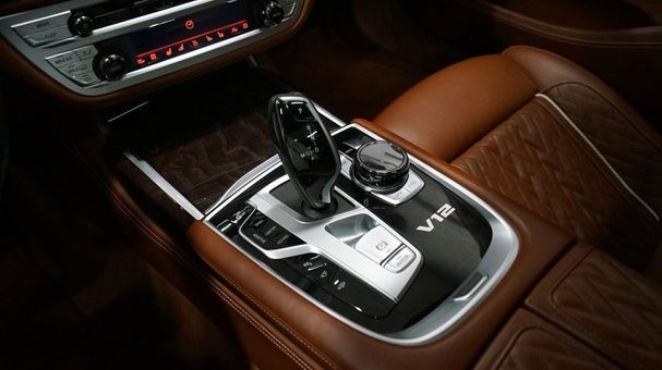 BMW M760Li V12 xDrive 430 kW image number 14