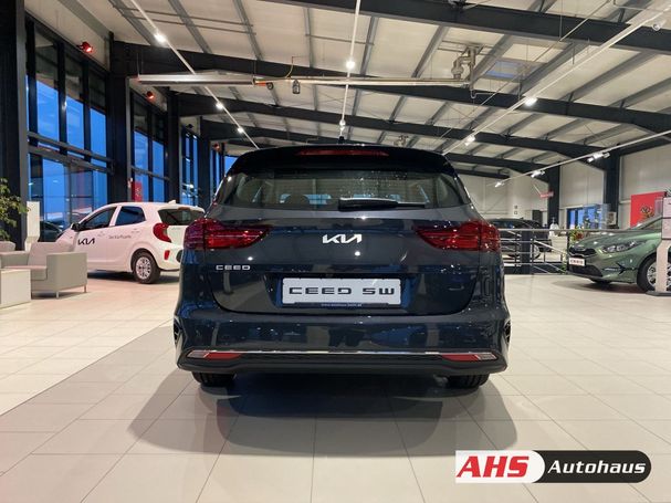 Kia Ceed SW 1.6 CRDi Vision 100 kW image number 3