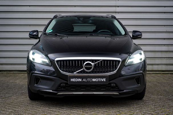 Volvo V40 Cross Country T3 112 kW image number 2