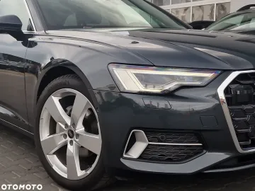 Car image 28