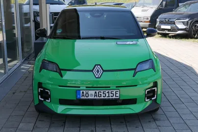 Car image 16