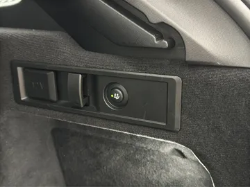 Car image 29