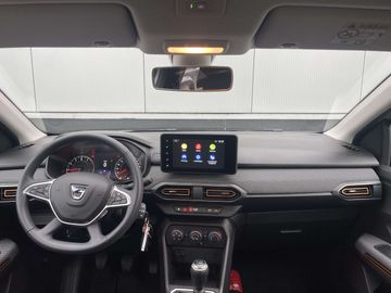 Car image 13