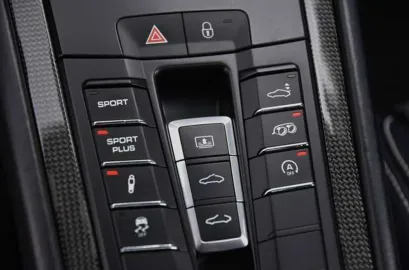 Car image 35