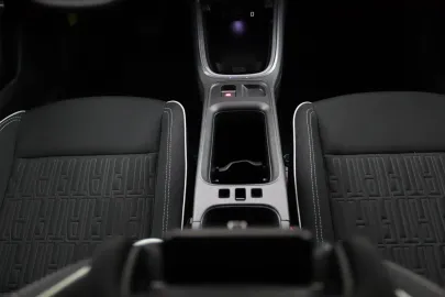 Car image 36