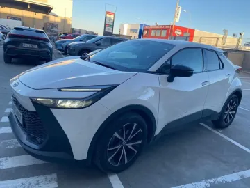 Car image 19