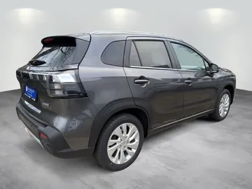 Car image 4