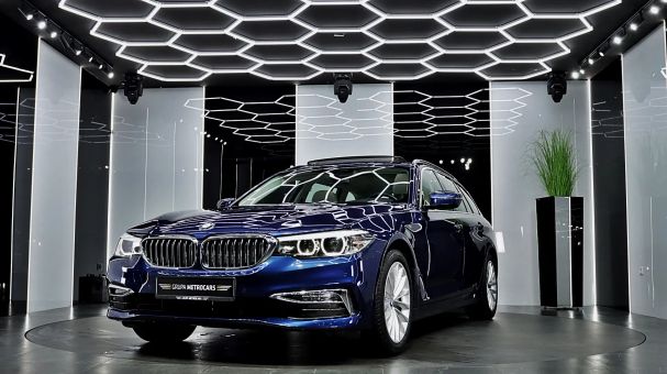 BMW 530d Touring xDrive Luxury Line 195 kW image number 4