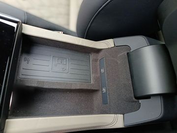 Car image 28