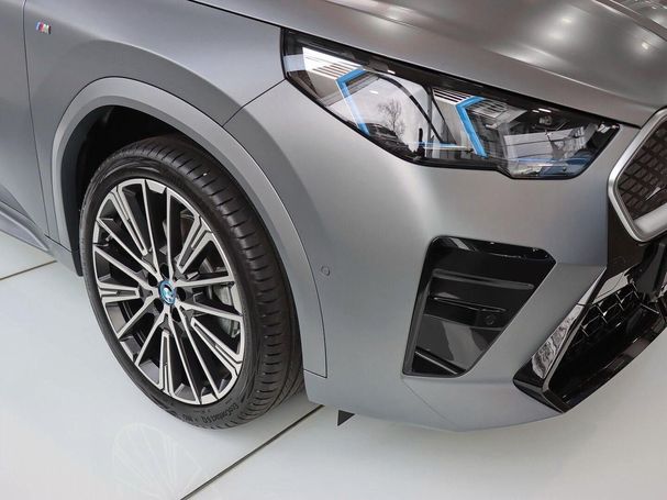 BMW iX2 230 kW image number 6