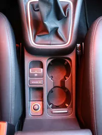 Car image 32