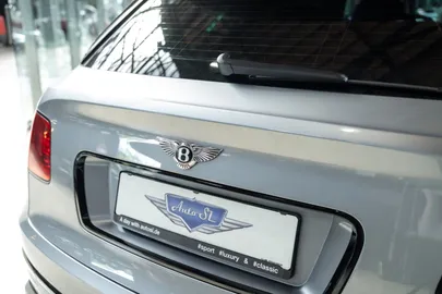 Car image 30