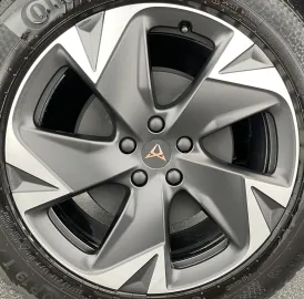 Car image 35