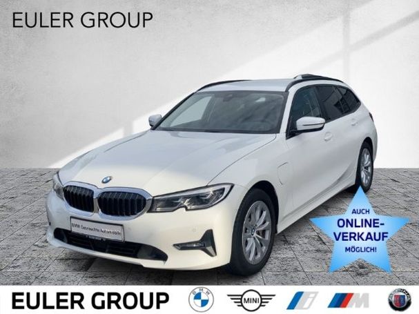 BMW 330e Touring M xDrive 215 kW image number 1