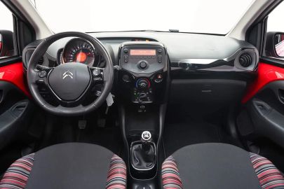 Car image 4