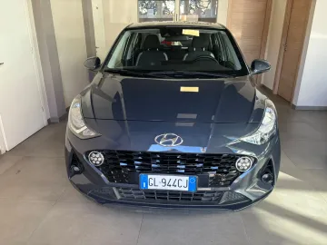 Car image 3