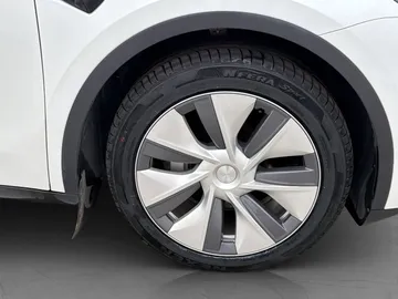 Car image 36