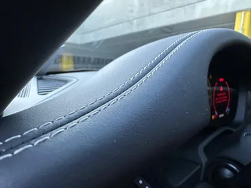 Car image 25