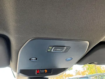 Car image 33