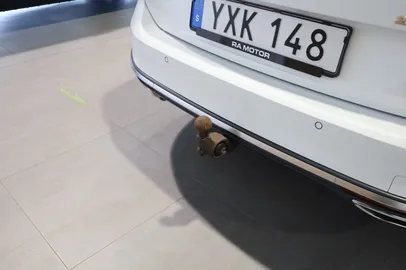 Car image 32
