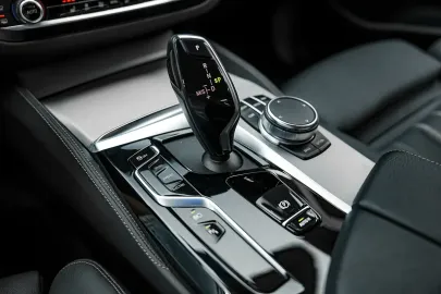 Car image 40
