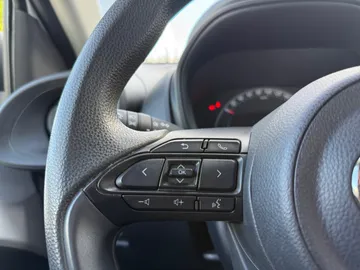 Car image 28
