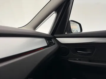 Car image 43