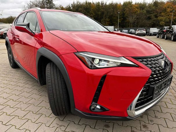 Lexus UX 250h 131 kW image number 3