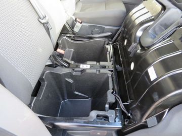 Car image 33