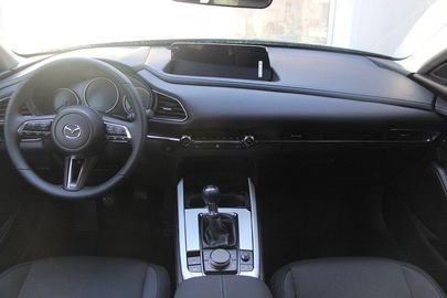 Car image 12