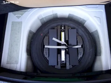 Car image 35