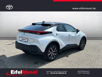 Car image 3
