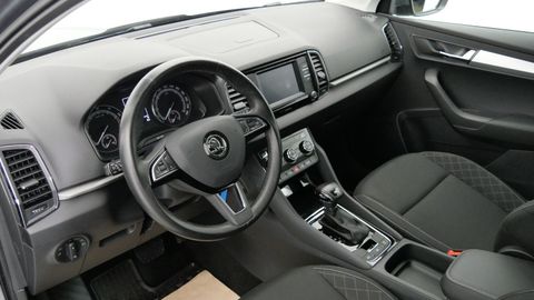 Car image 19