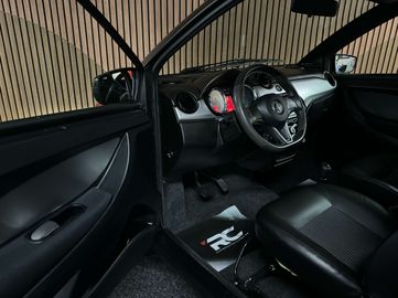 Car image 33