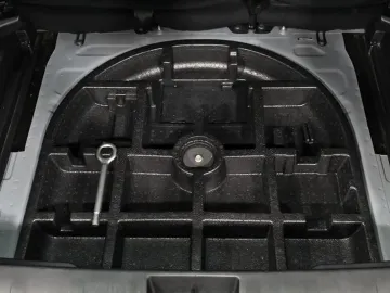 Car image 33