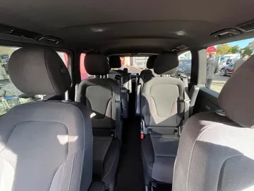 Car image 29